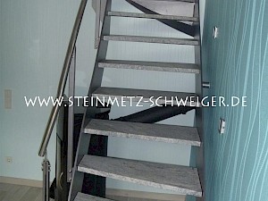Innentreppe auf Metallwange