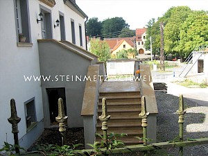 Außentreppe aus Postaer Sandstein