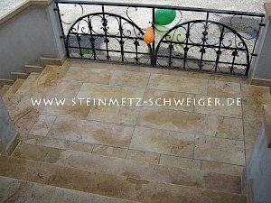 Außentreppe aus Postaer Sandstein