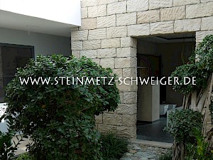 Innenwand mit Sandstein rustikal